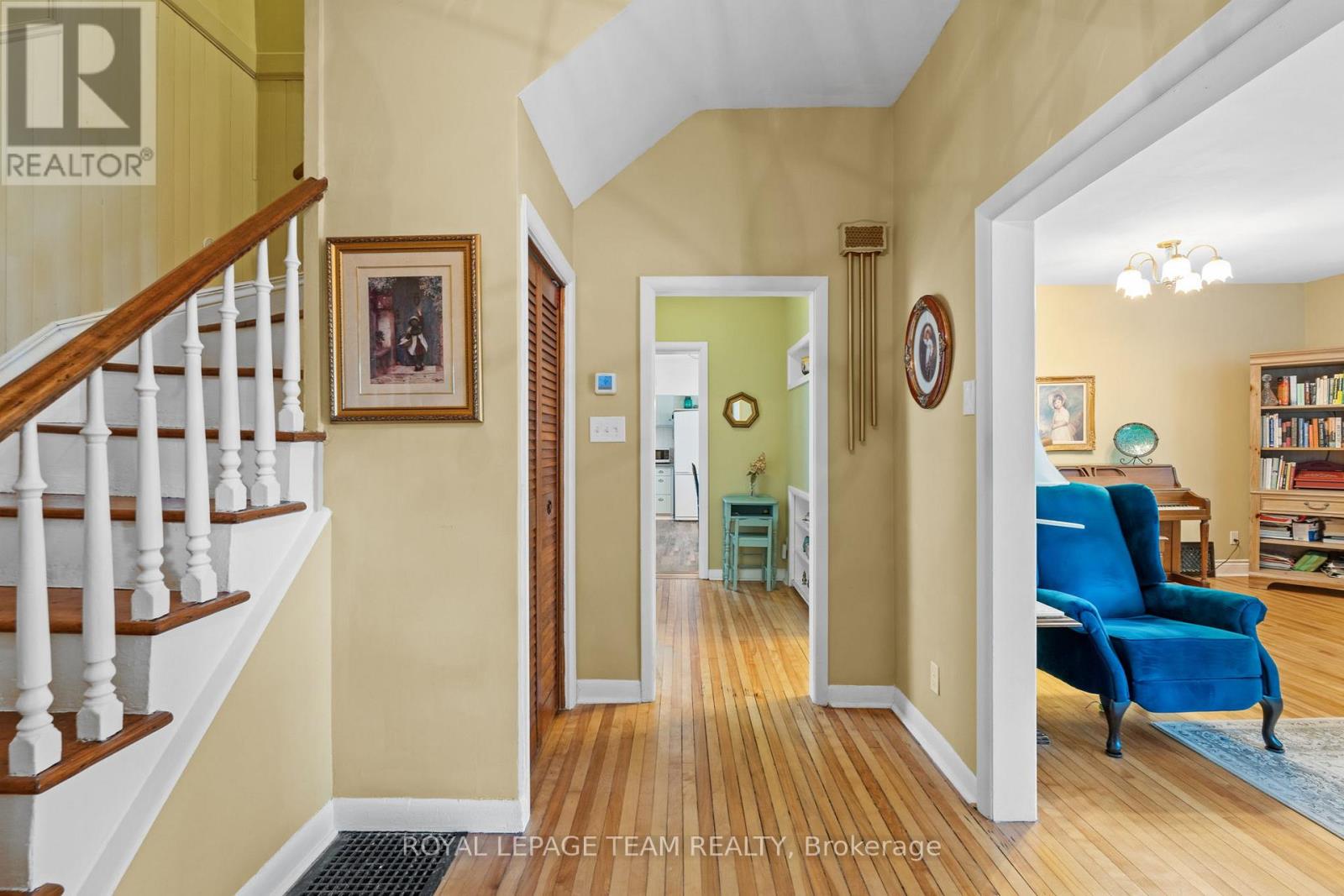 82 Lake Avenue E, Carleton Place, Ontario  K7C 1K8 - Photo 7 - X12439162