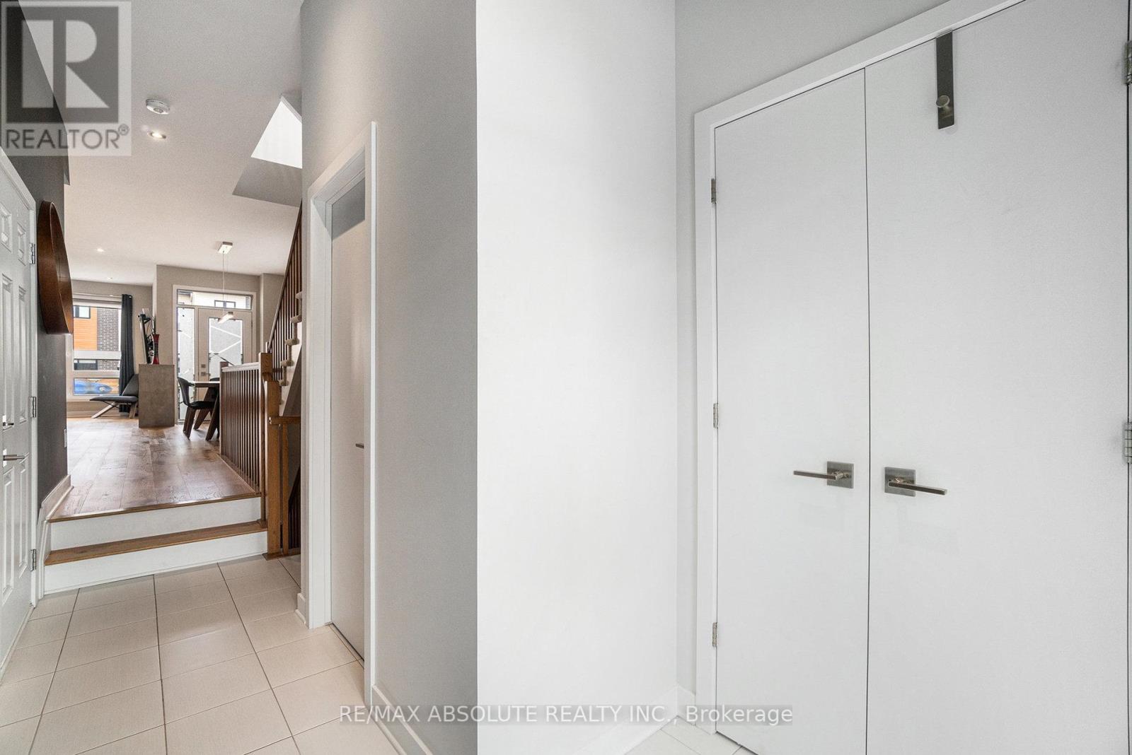 560 Triangle Street N, Ottawa, Ontario  K2V 0M5 - Photo 3 - X12439190