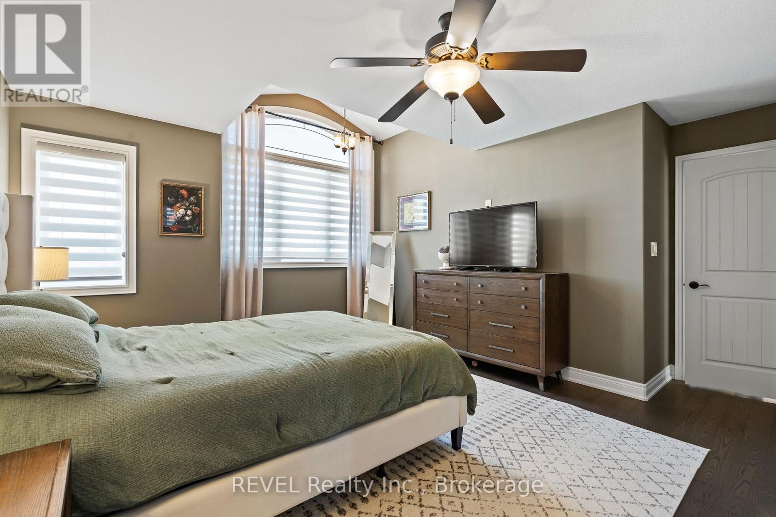 5767 Osprey Avenue, Niagara Falls (Forestview), Ontario  L2H 0G2 - Photo 18 - X12439161