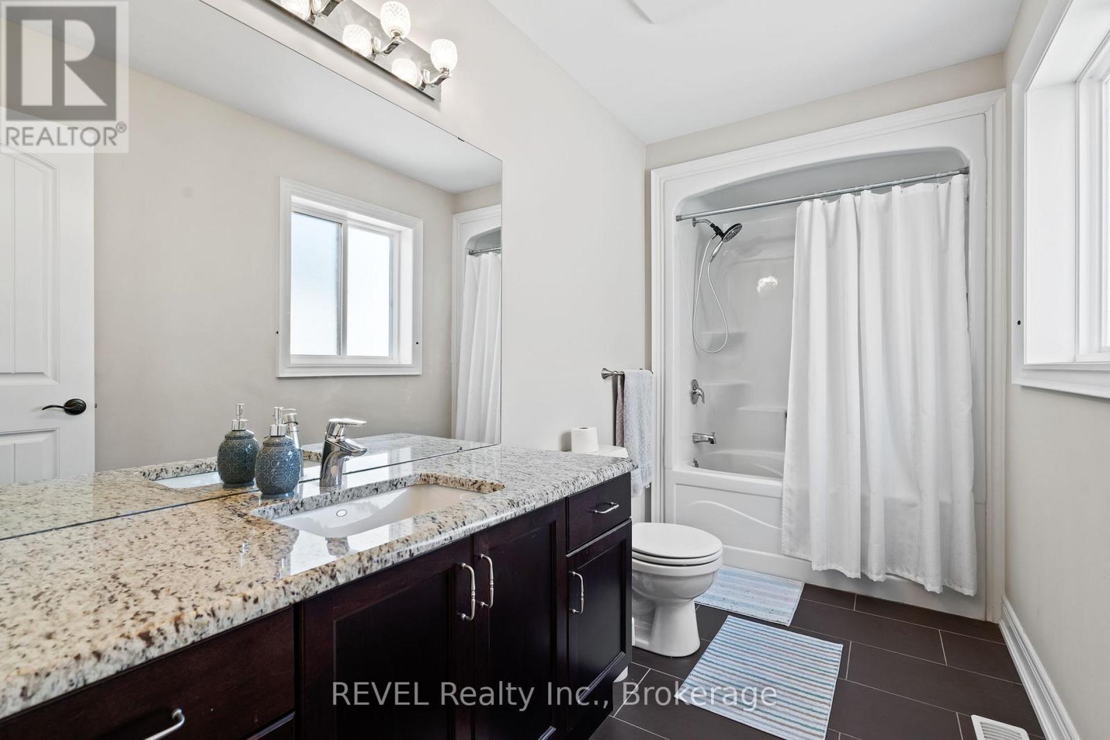 5767 Osprey Avenue, Niagara Falls (Forestview), Ontario  L2H 0G2 - Photo 19 - X12439161