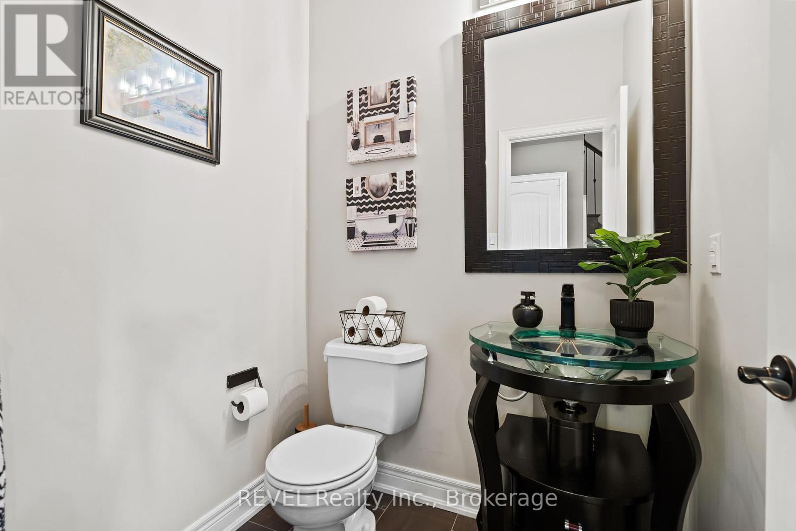 5767 Osprey Avenue, Niagara Falls (Forestview), Ontario  L2H 0G2 - Photo 31 - X12439161
