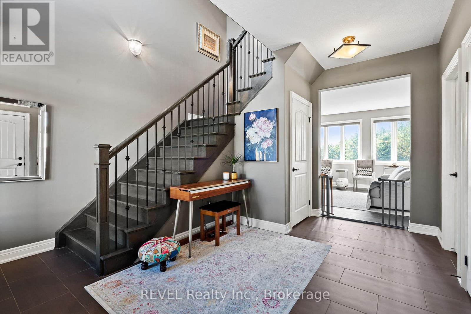 5767 Osprey Avenue, Niagara Falls (Forestview), Ontario  L2H 0G2 - Photo 6 - X12439161