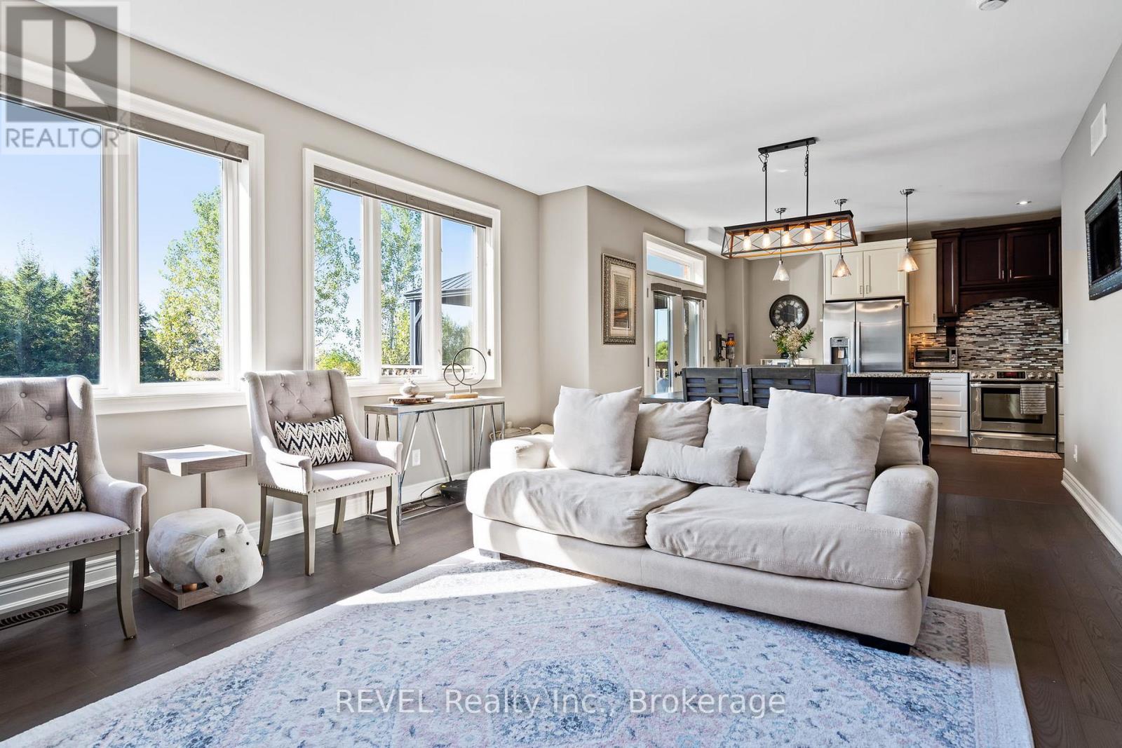 5767 Osprey Avenue, Niagara Falls (Forestview), Ontario  L2H 0G2 - Photo 8 - X12439161
