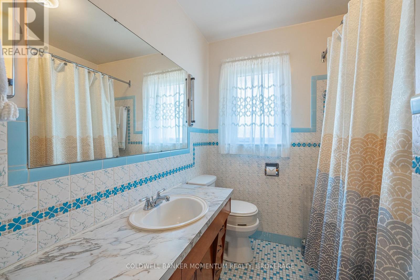 9 Mcdonald Avenue, Thorold (Thorold Downtown), Ontario  L2V 3E3 - Photo 10 - X12439188