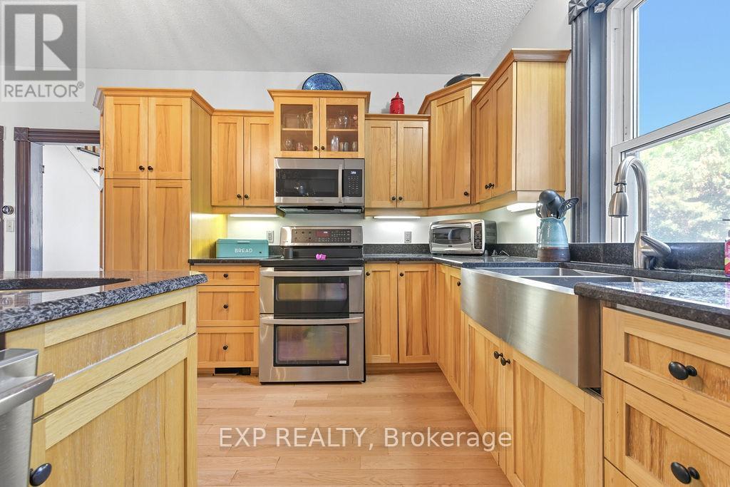7 Hincks Avenue W, Renfrew, Ontario  K7V 3S5 - Photo 10 - X12439194