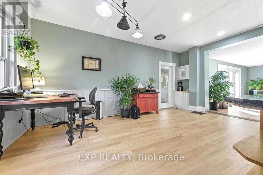 7 Hincks Avenue W, Renfrew, Ontario  K7V 3S5 - Photo 14 - X12439194