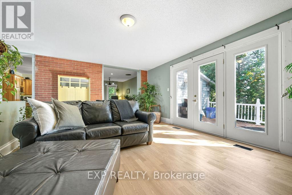 7 Hincks Avenue W, Renfrew, Ontario  K7V 3S5 - Photo 16 - X12439194