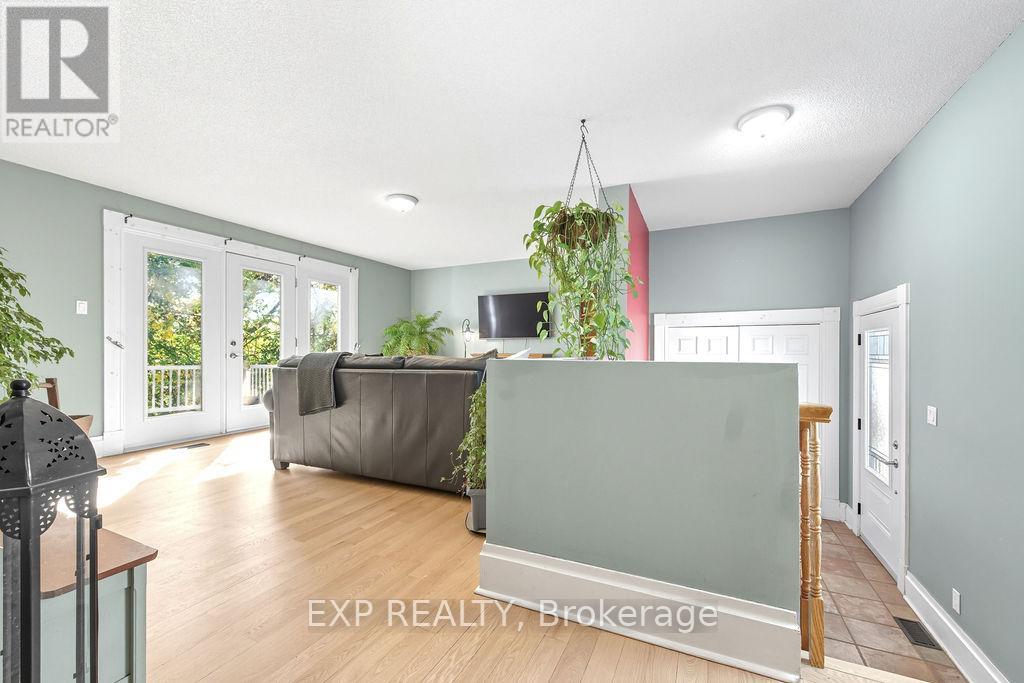 7 Hincks Avenue W, Renfrew, Ontario  K7V 3S5 - Photo 18 - X12439194