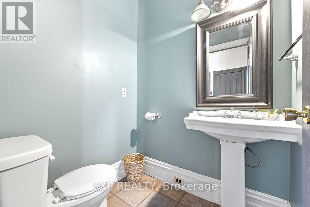 7 Hincks Avenue W, Renfrew, Ontario  K7V 3S5 - Photo 21 - X12439194