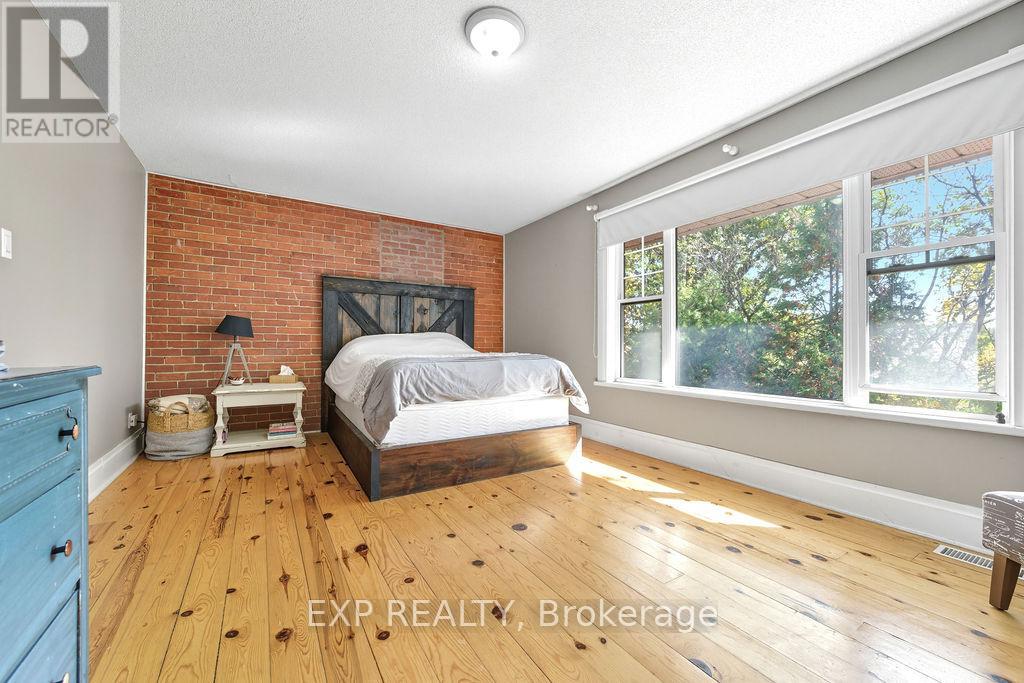 7 Hincks Avenue W, Renfrew, Ontario  K7V 3S5 - Photo 22 - X12439194
