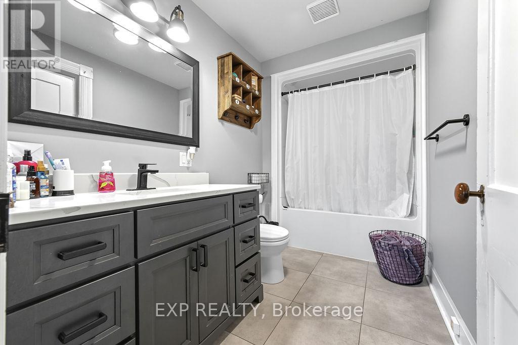 7 Hincks Avenue W, Renfrew, Ontario  K7V 3S5 - Photo 27 - X12439194