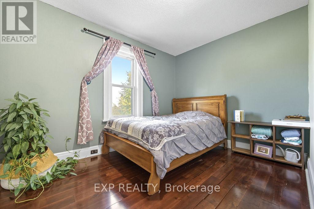 7 Hincks Avenue W, Renfrew, Ontario  K7V 3S5 - Photo 28 - X12439194
