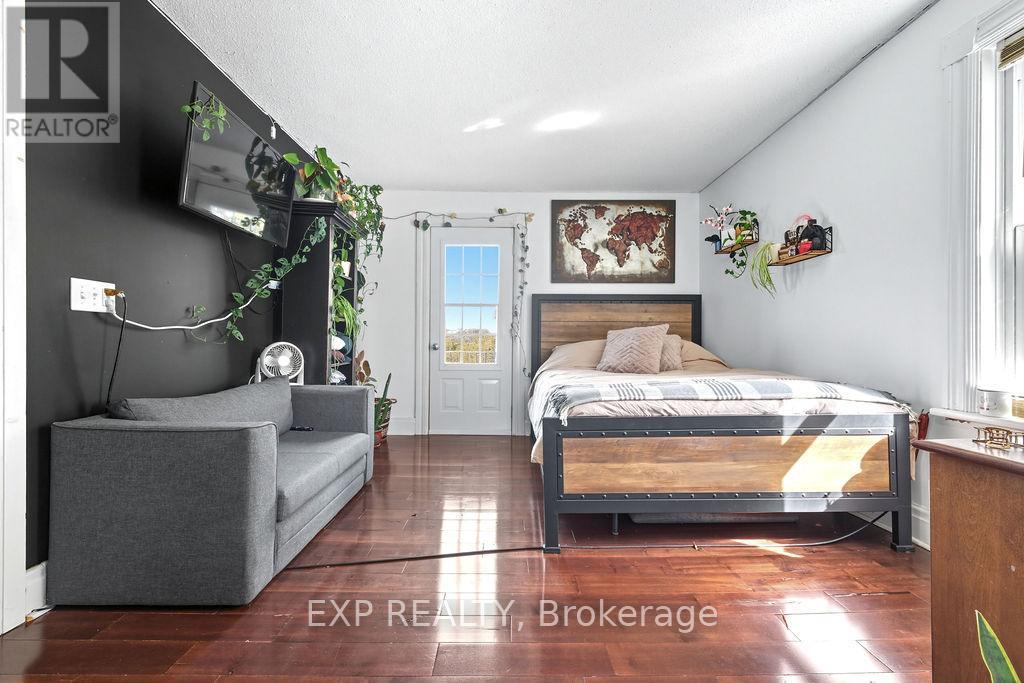 7 Hincks Avenue W, Renfrew, Ontario  K7V 3S5 - Photo 29 - X12439194