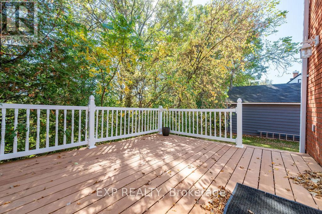 7 Hincks Avenue W, Renfrew, Ontario  K7V 3S5 - Photo 34 - X12439194