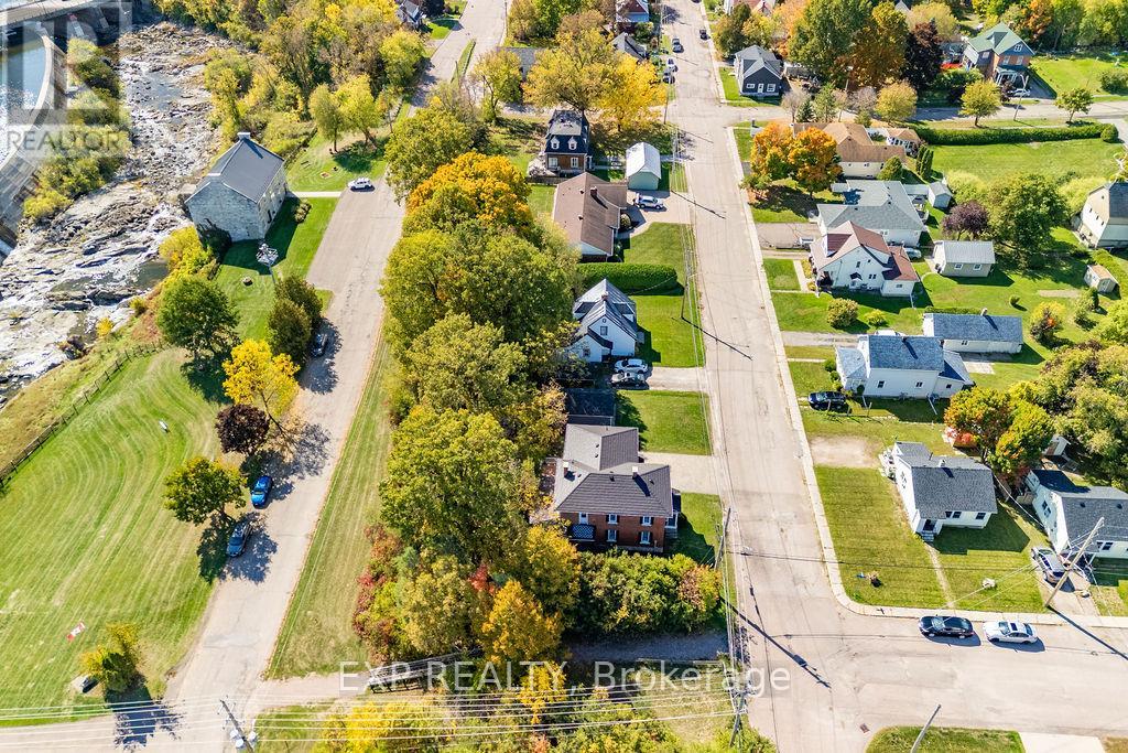 7 Hincks Avenue W, Renfrew, Ontario  K7V 3S5 - Photo 36 - X12439194