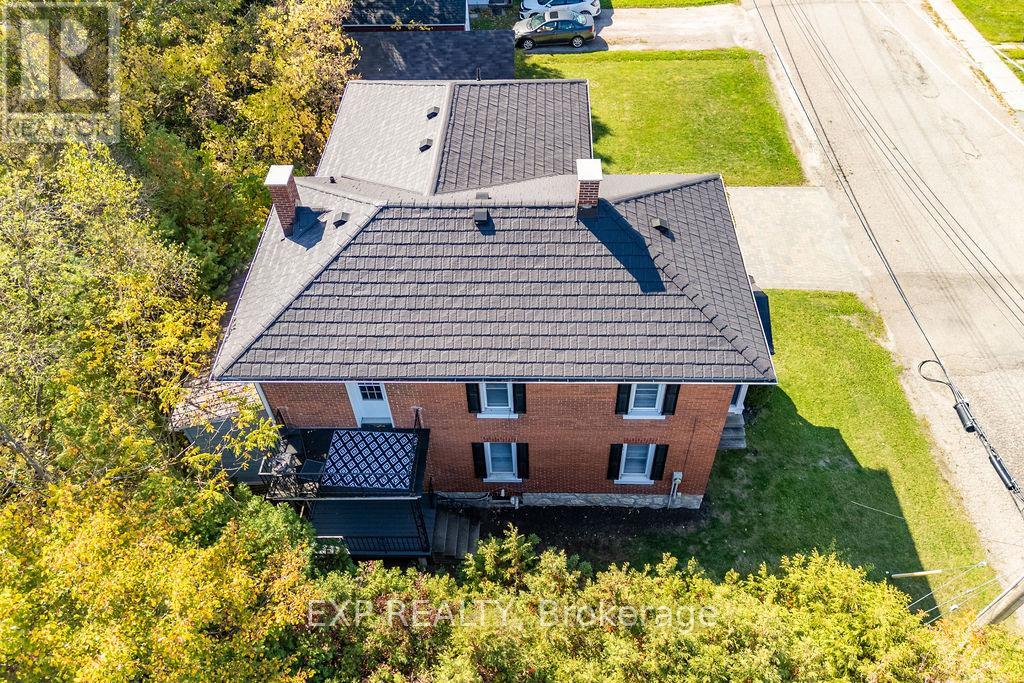 7 Hincks Avenue W, Renfrew, Ontario  K7V 3S5 - Photo 6 - X12439194