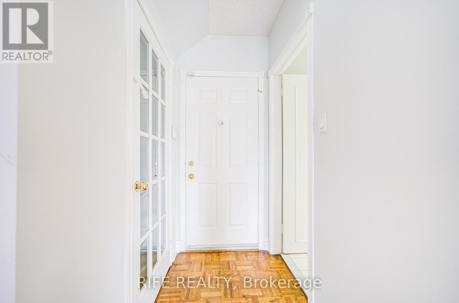 17 Bramble Drive, Toronto, Ontario  M3B 2E9 - Photo 21 - C12439148