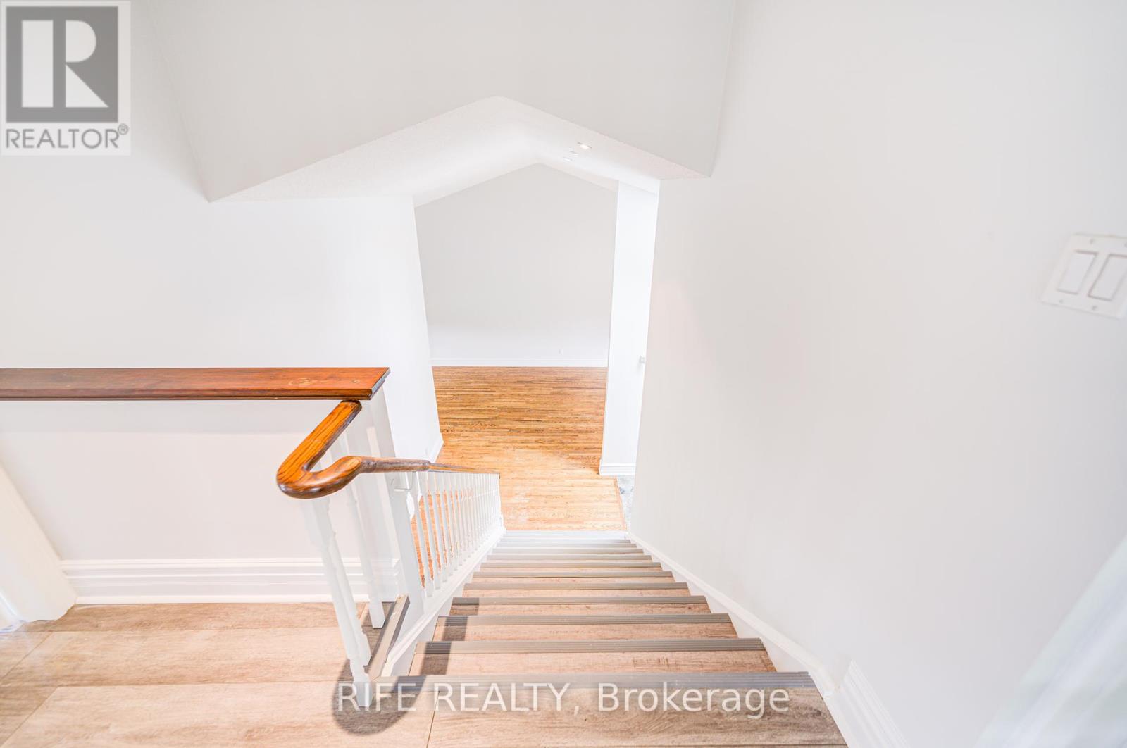 17 Bramble Drive, Toronto, Ontario  M3B 2E9 - Photo 28 - C12439148