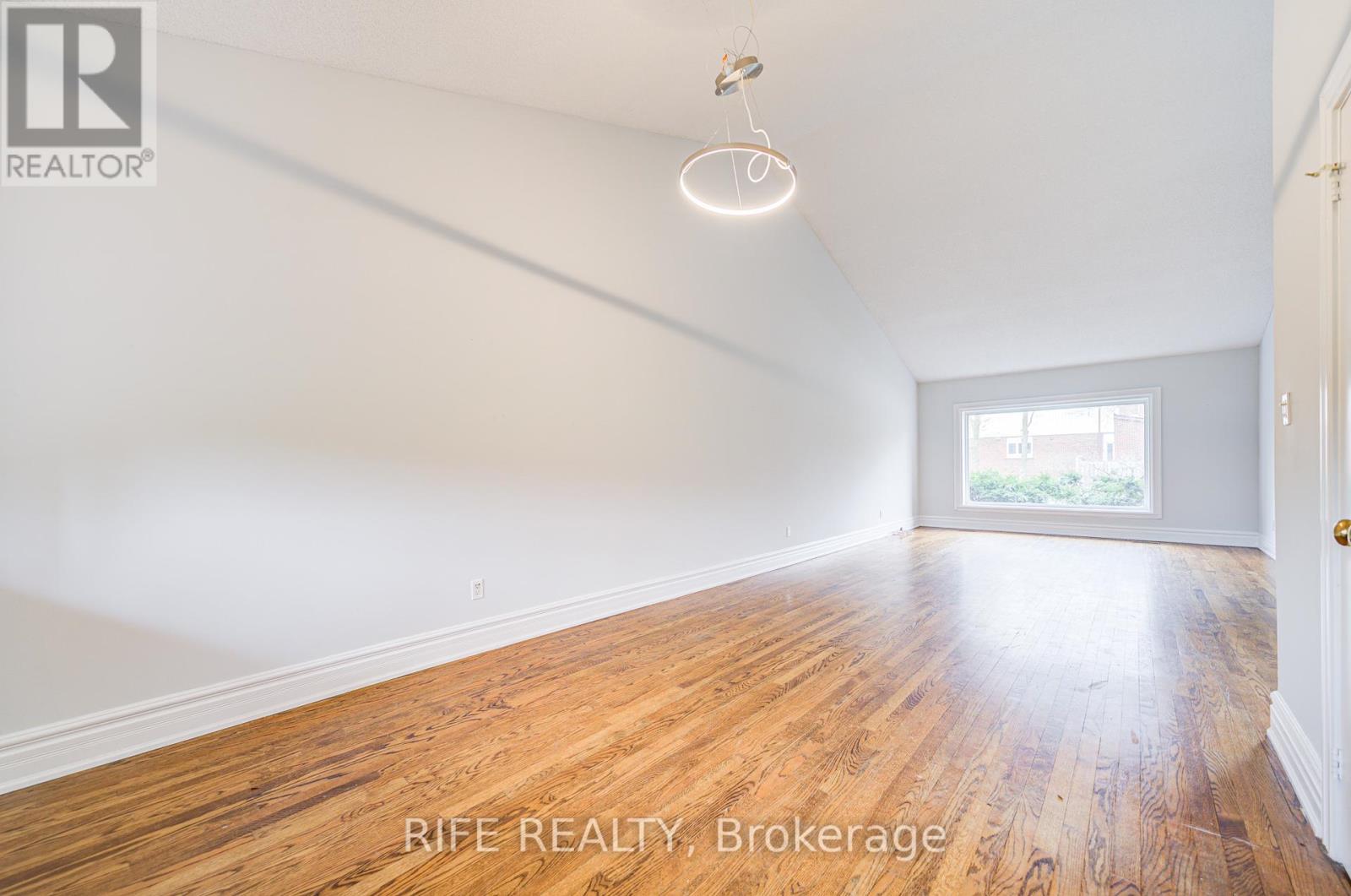 17 Bramble Drive, Toronto, Ontario  M3B 2E9 - Photo 11 - C12439152