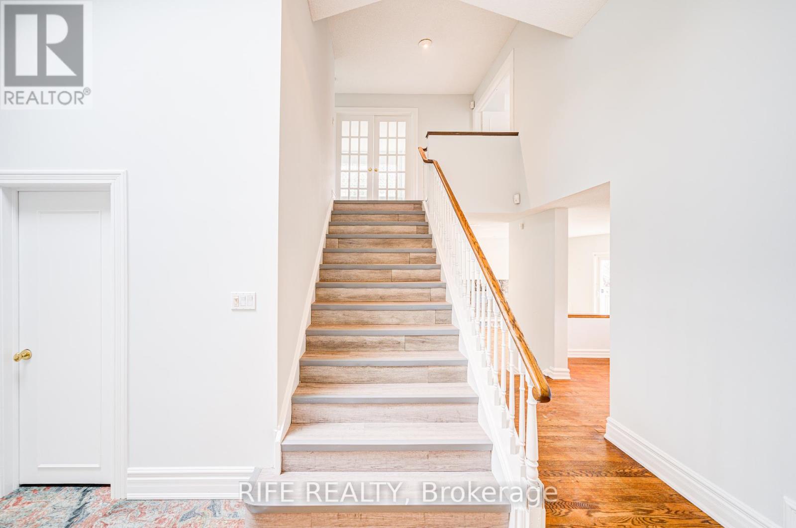 17 Bramble Drive, Toronto, Ontario  M3B 2E9 - Photo 4 - C12439152