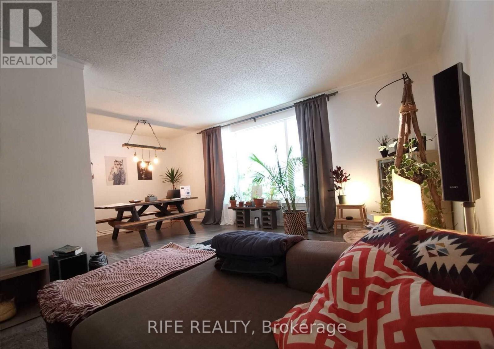 27 Shippigan Crescent, Toronto, Ontario  M2J 2G1 - Photo 2 - C12439153