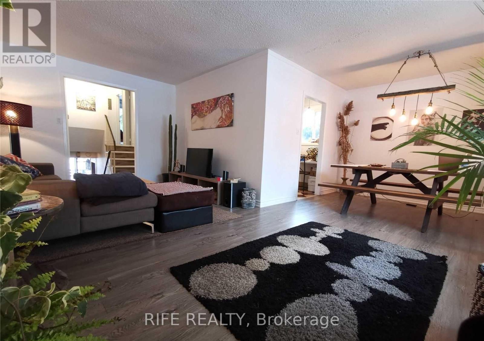 27 Shippigan Crescent, Toronto, Ontario  M2J 2G1 - Photo 4 - C12439153