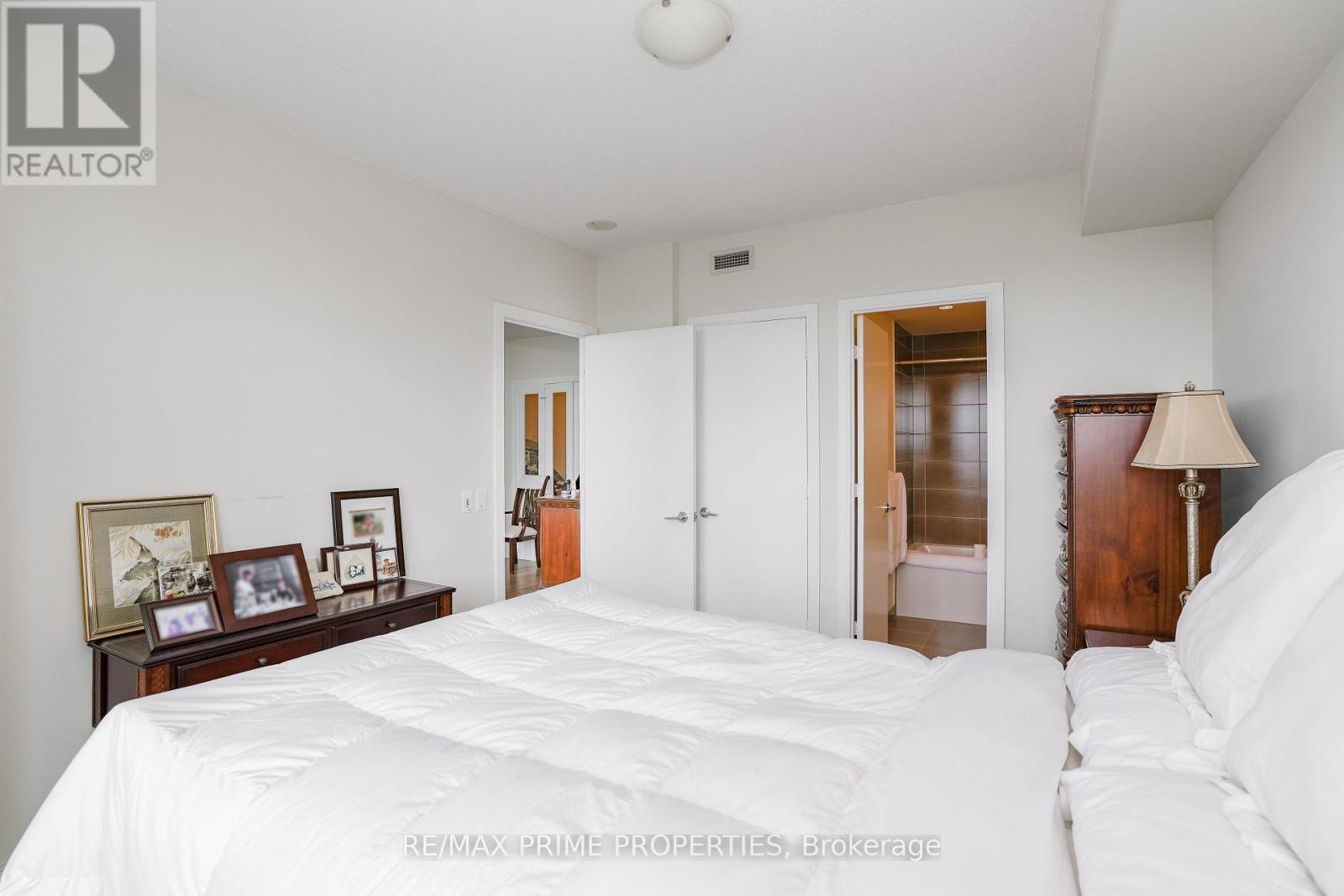 1804 - 181 Wynford Drive, Toronto, Ontario  M3C 0C6 - Photo 19 - C12439158