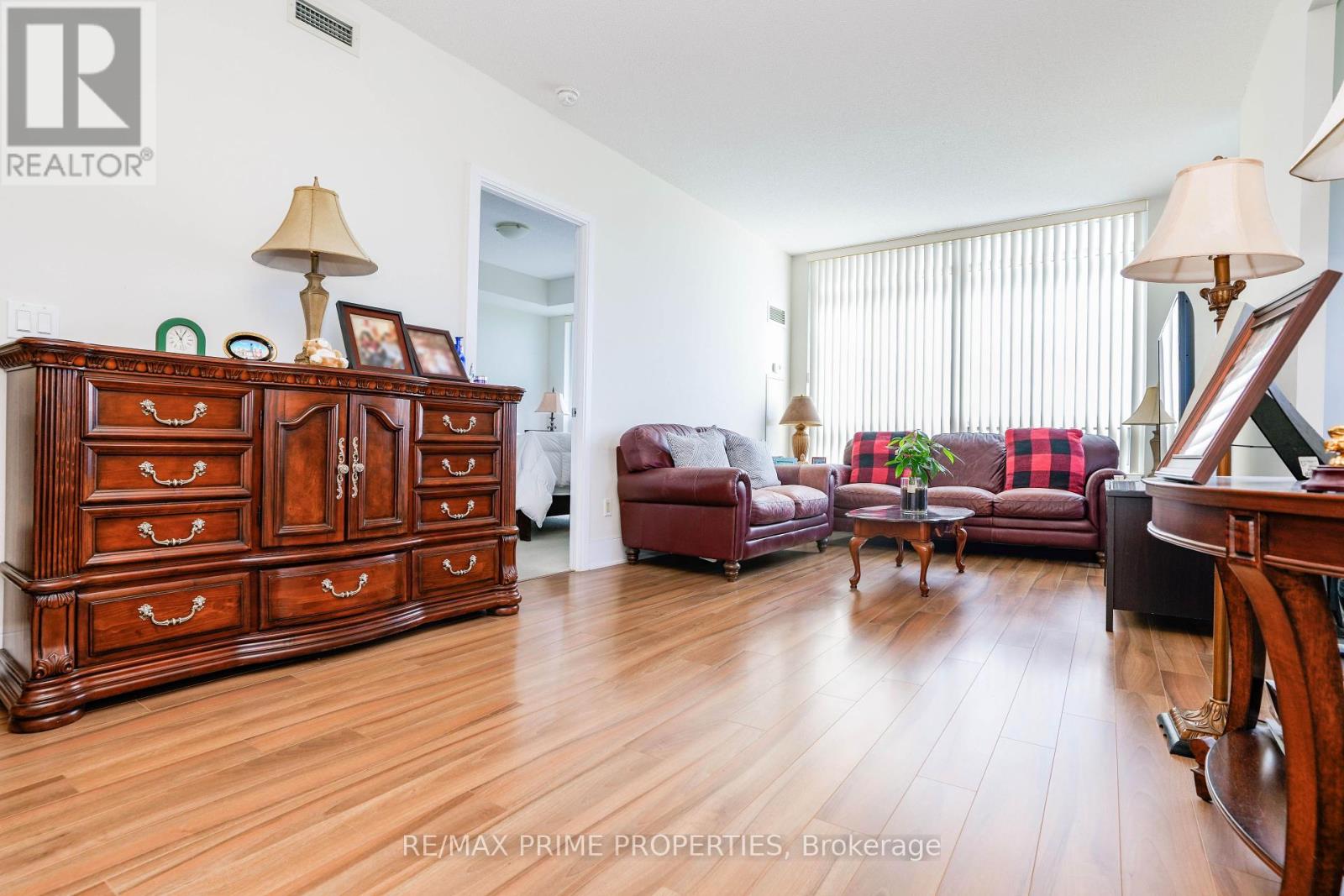 1804 - 181 Wynford Drive, Toronto, Ontario  M3C 0C6 - Photo 9 - C12439158