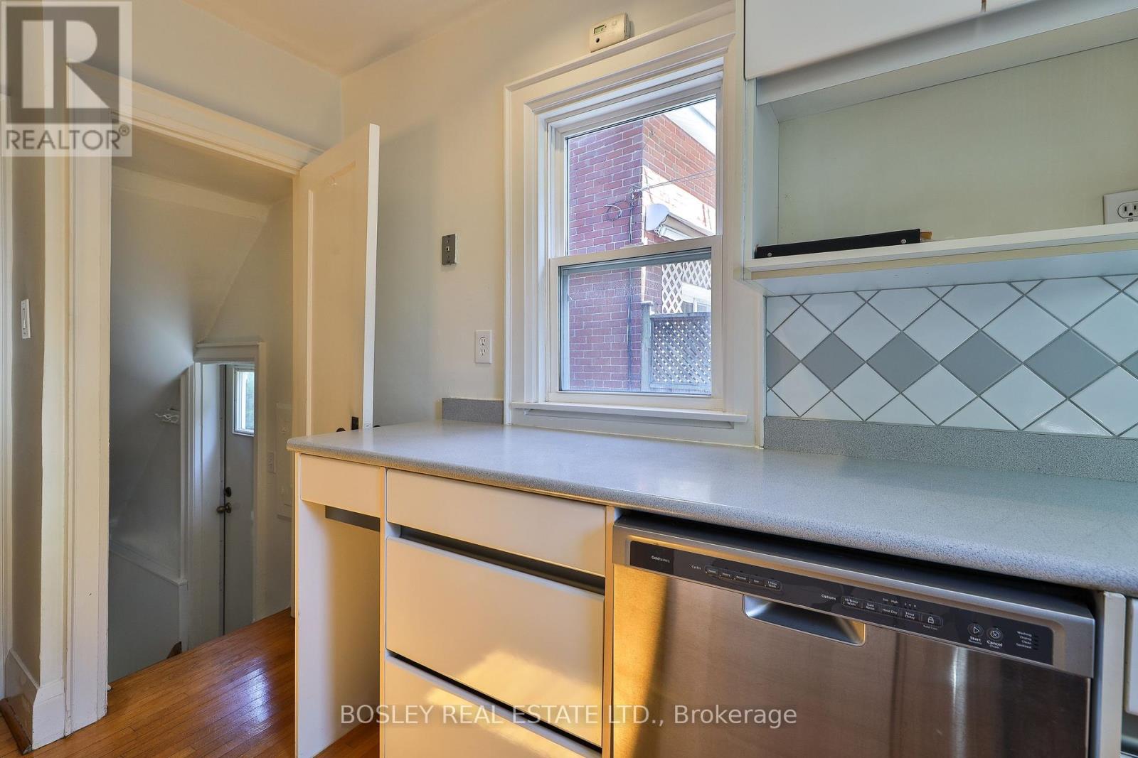 183 Mcrae Drive, Toronto, Ontario  M4G 1T2 - Photo 10 - C12439191