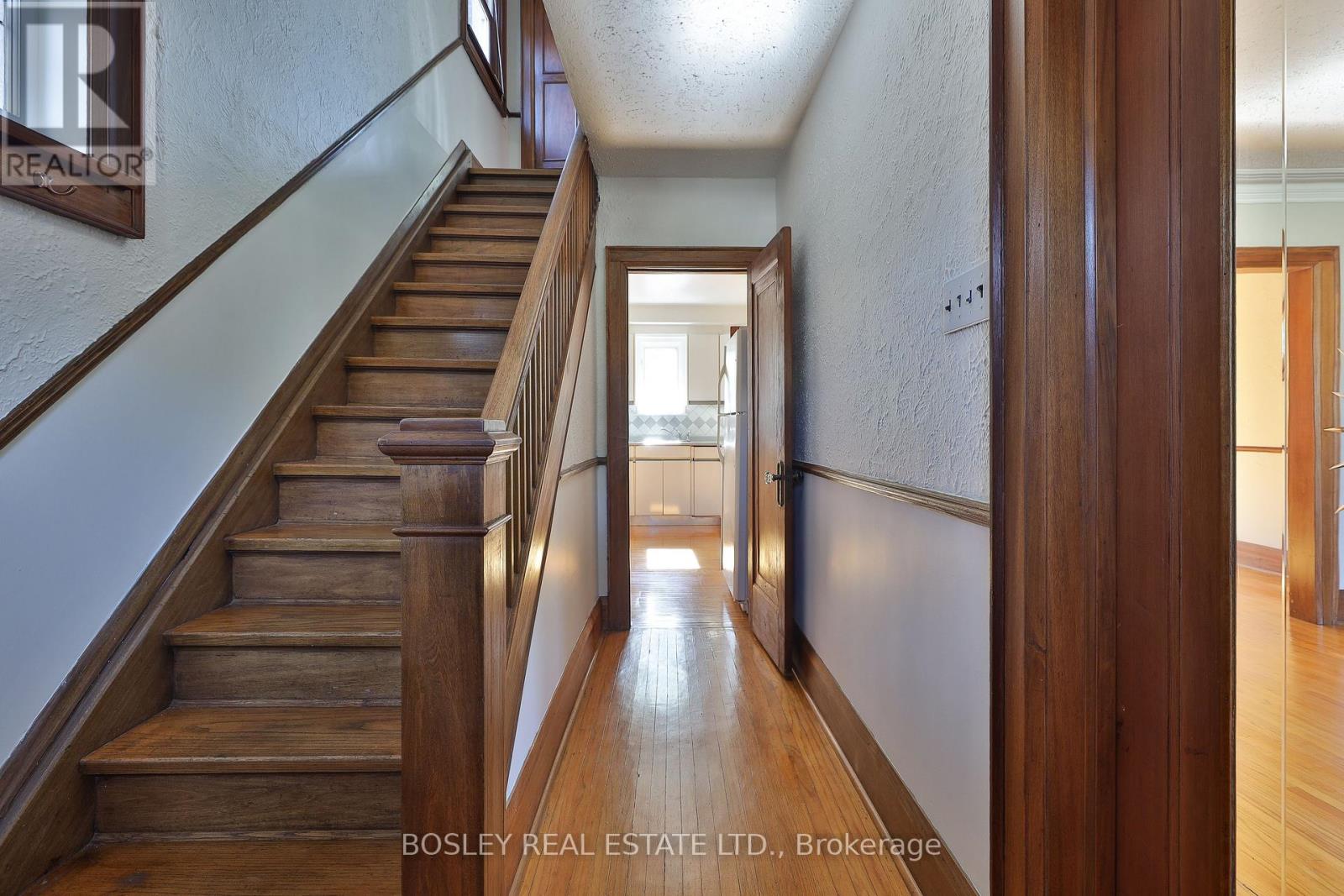 183 Mcrae Drive, Toronto, Ontario  M4G 1T2 - Photo 3 - C12439191