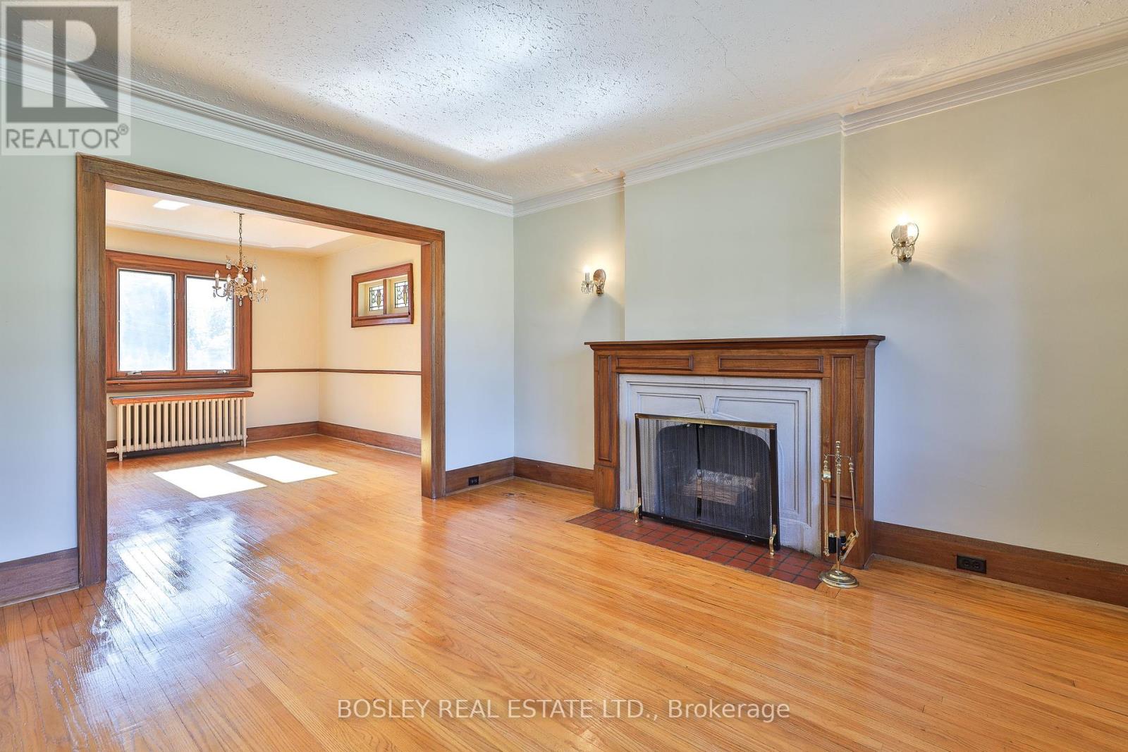 183 Mcrae Drive, Toronto, Ontario  M4G 1T2 - Photo 5 - C12439191