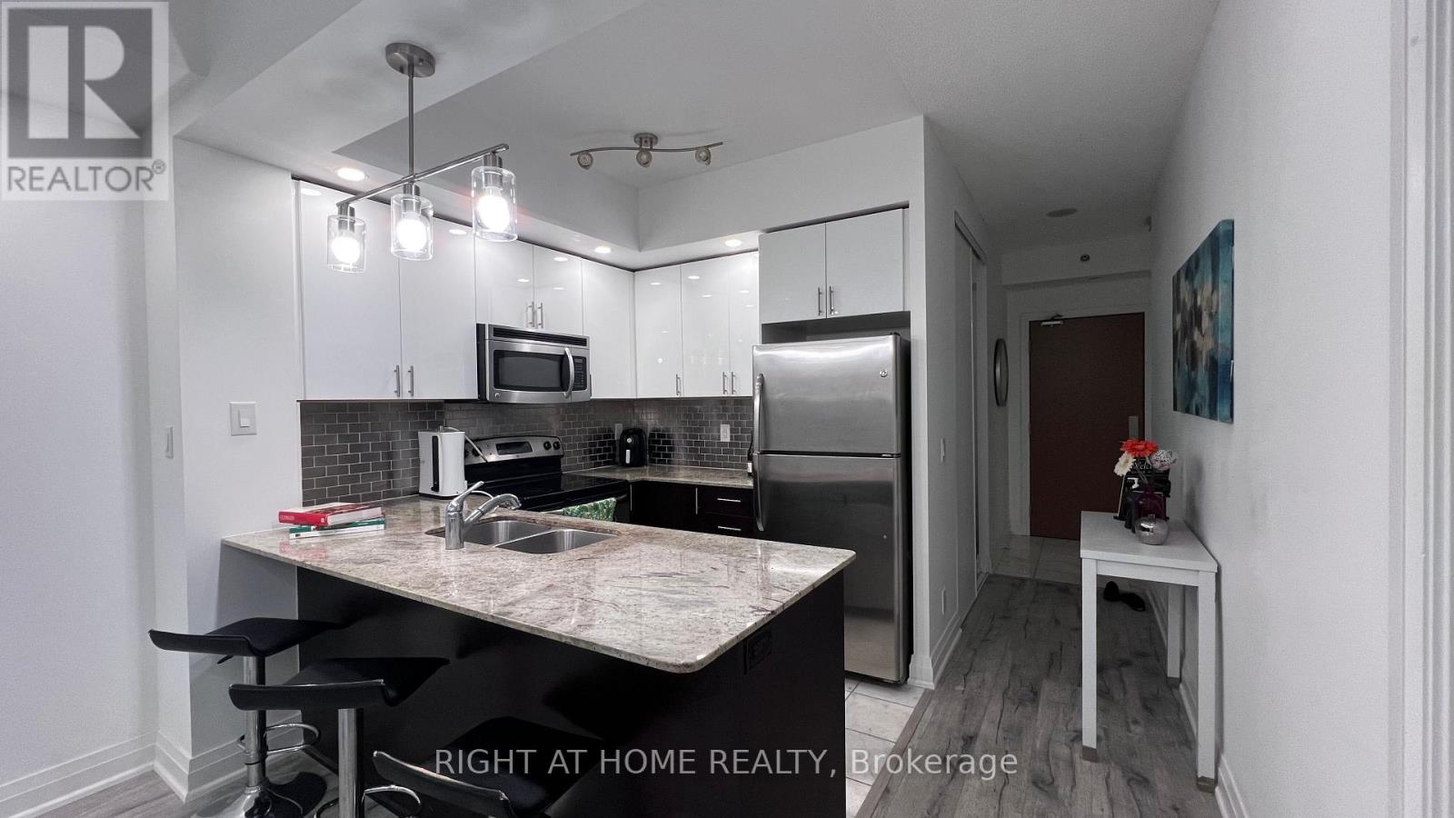 814 - 520 Steeles Avenue W, Vaughan, Ontario  L4J 0H2 - Photo 11 - N12439163
