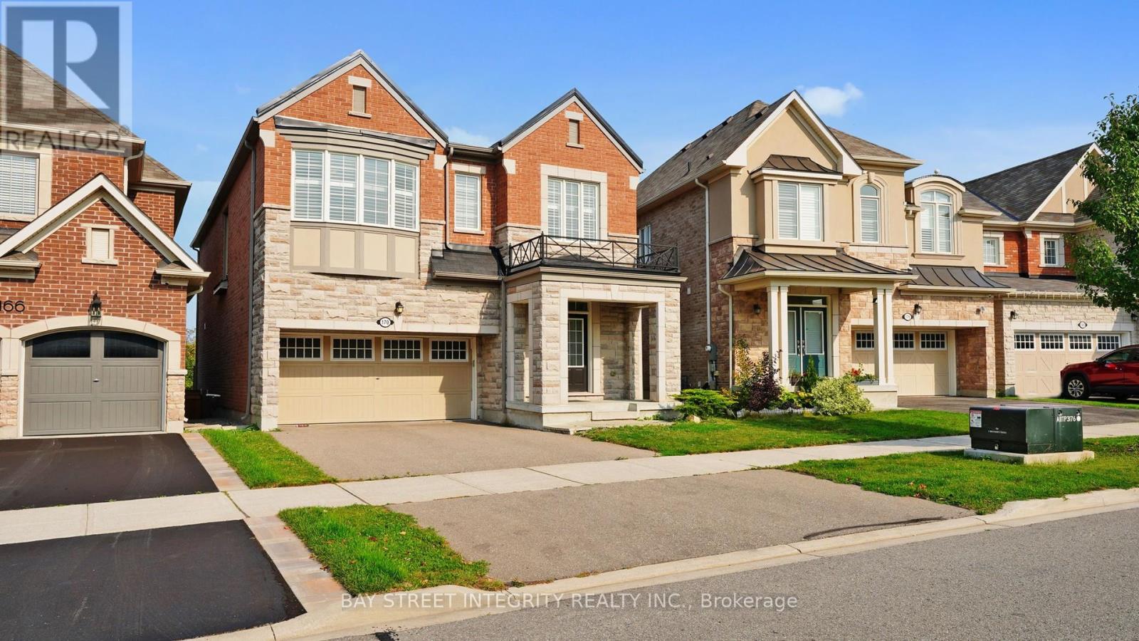 170 Baber Crescent, Aurora, Ontario  L4G 0Y6 - Photo 2 - N12439164