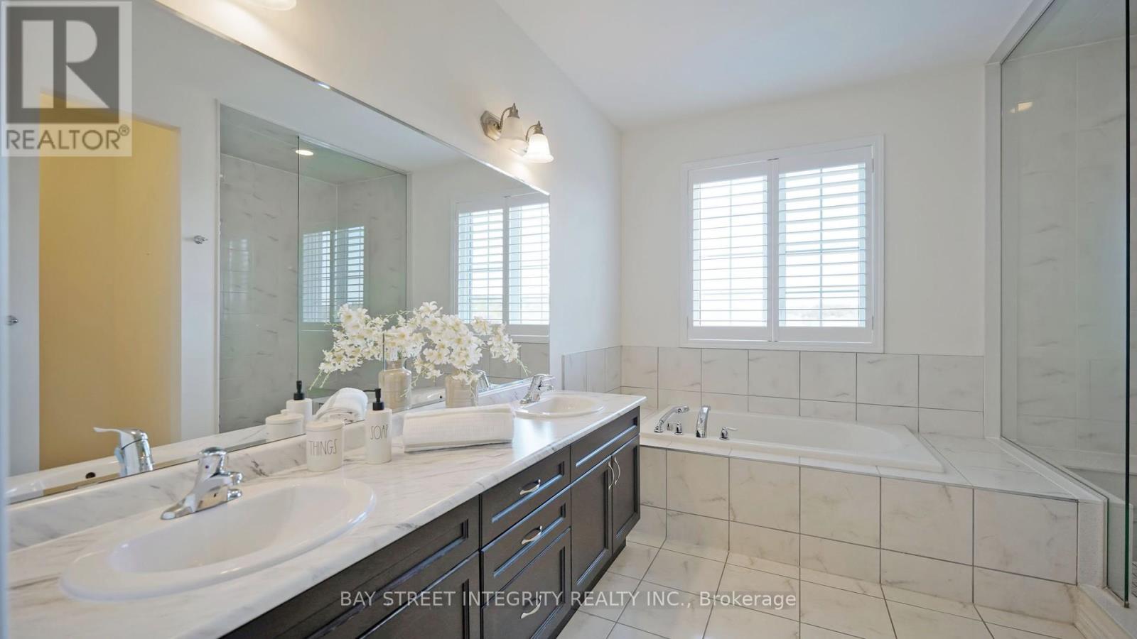 170 Baber Crescent, Aurora, Ontario  L4G 0Y6 - Photo 28 - N12439164