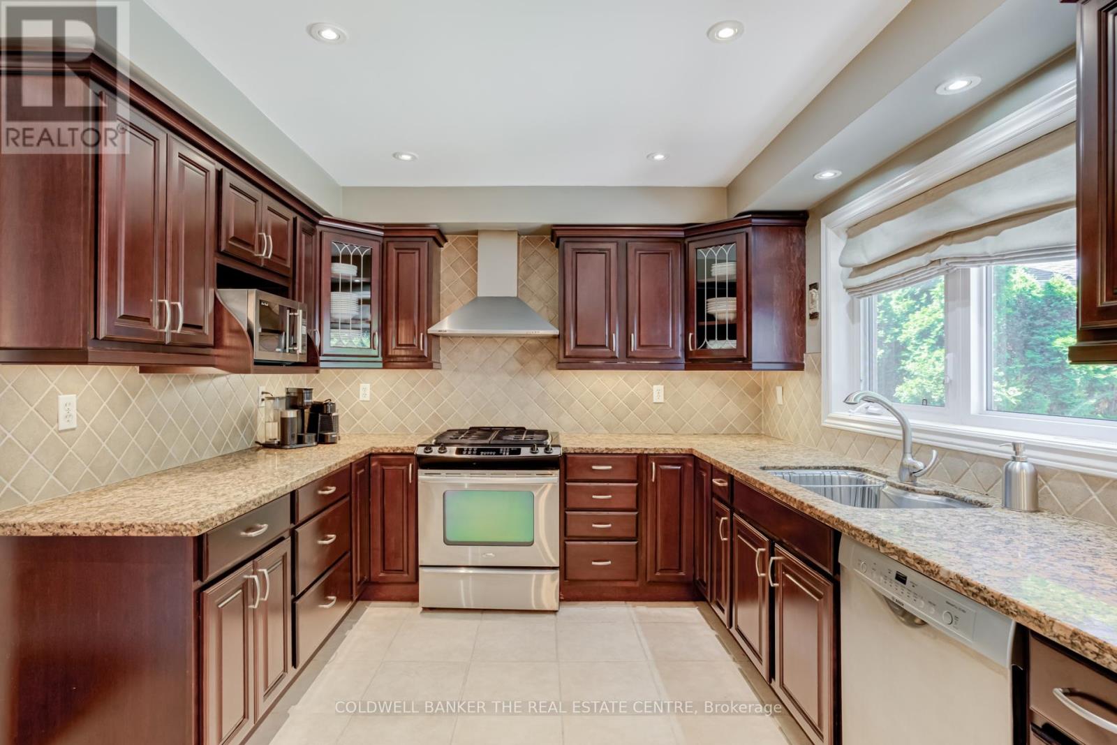 129 Foxtail Ridge, Newmarket, Ontario  L3X 1Z2 - Photo 13 - N12439168