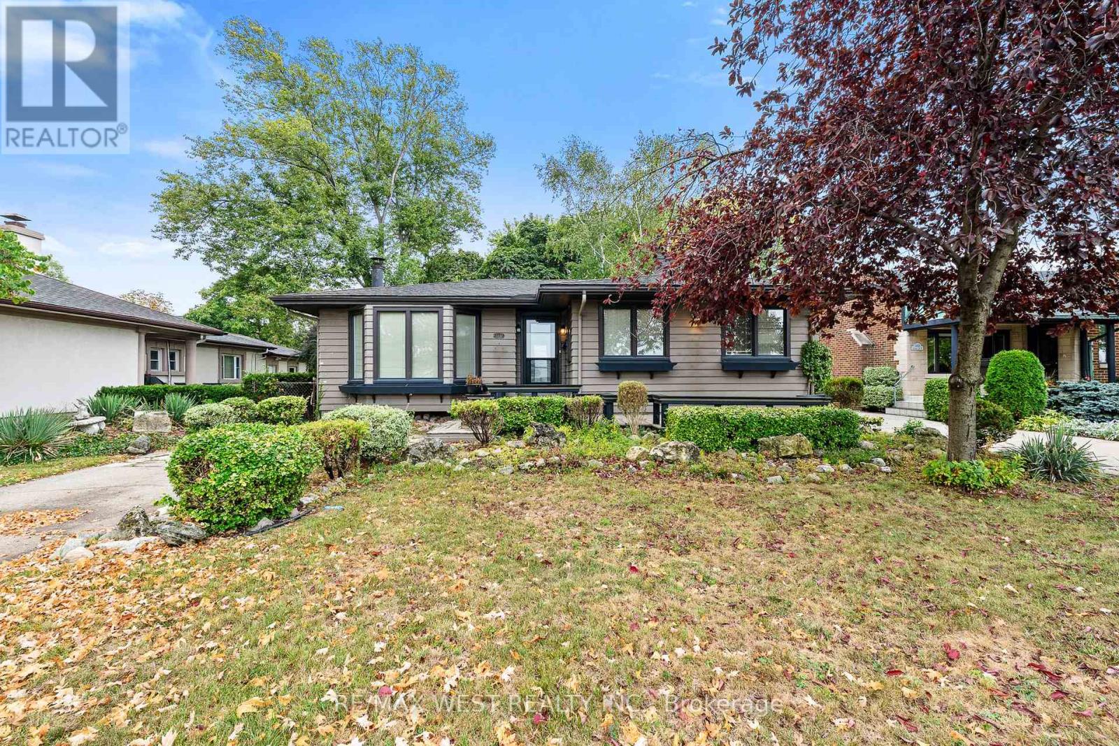 2437 Riverside Drive W, Windsor, Ontario  N9B 1B2 - Photo 17 - X12433211