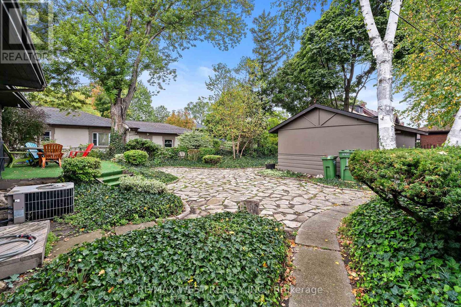 2437 Riverside Drive W, Windsor, Ontario  N9B 1B2 - Photo 22 - X12433211
