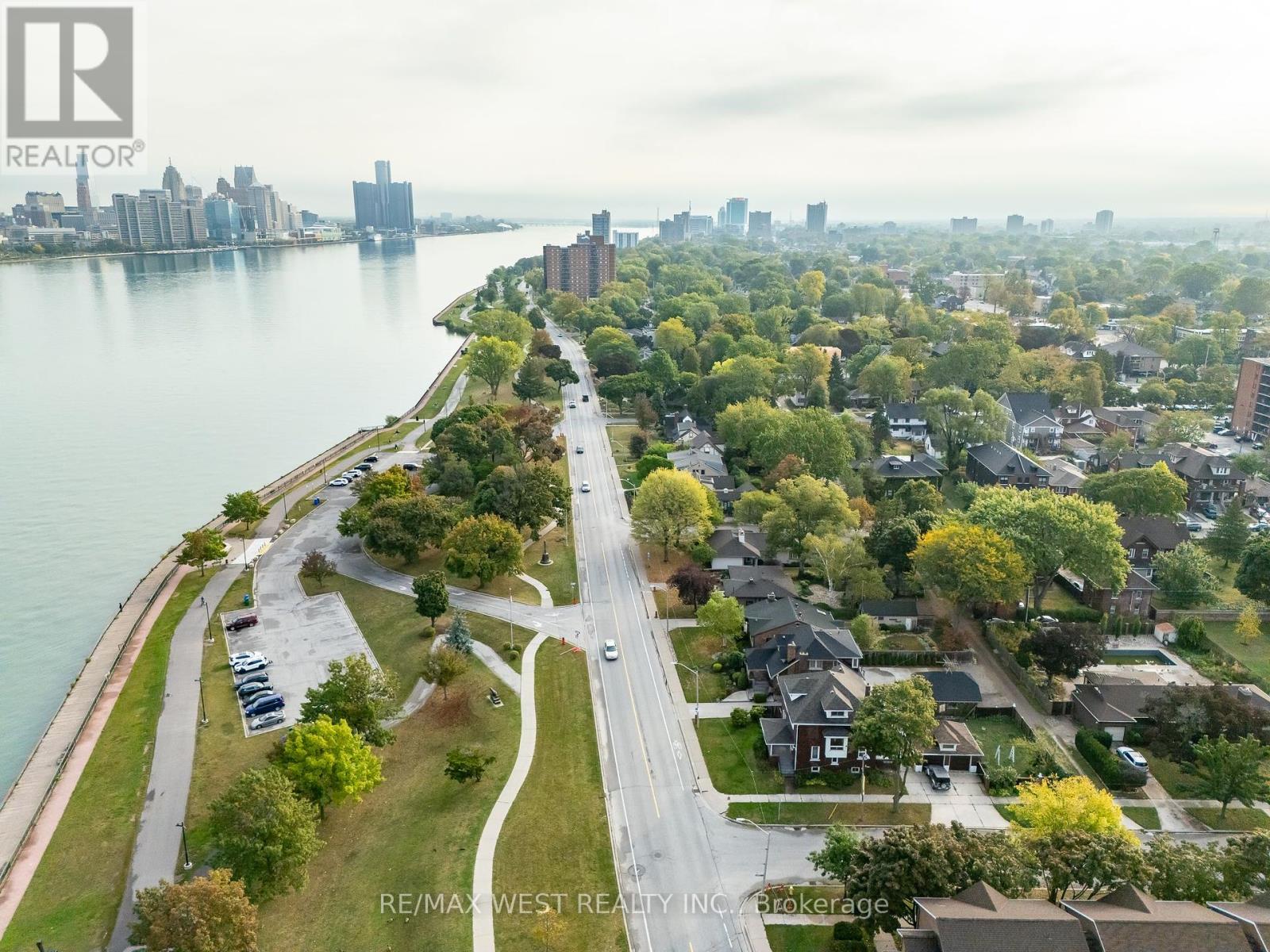 2437 Riverside Drive W, Windsor, Ontario  N9B 1B2 - Photo 10 - X12433211