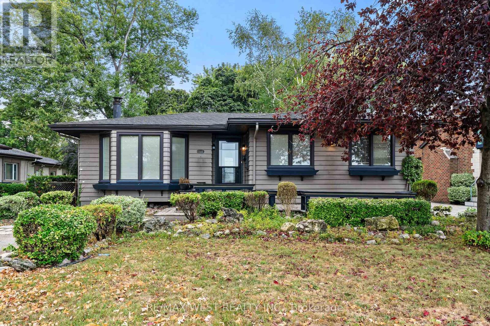 2437 Riverside Drive W, Windsor, Ontario  N9B 1B2 - Photo 18 - X12433211