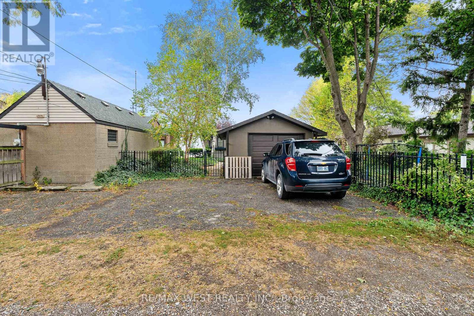 2437 Riverside Drive W, Windsor, Ontario  N9B 1B2 - Photo 29 - X12433211