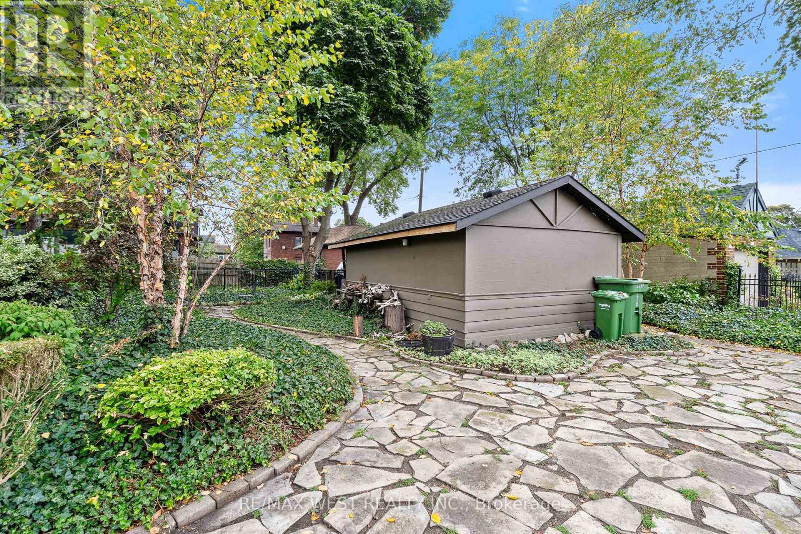 2437 Riverside Drive W, Windsor, Ontario  N9B 1B2 - Photo 27 - X12433211