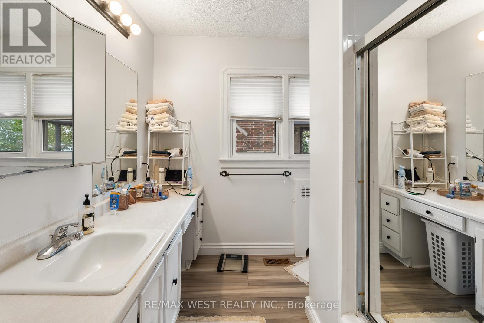 2437 Riverside Drive W, Windsor, Ontario  N9B 1B2 - Photo 42 - X12433211