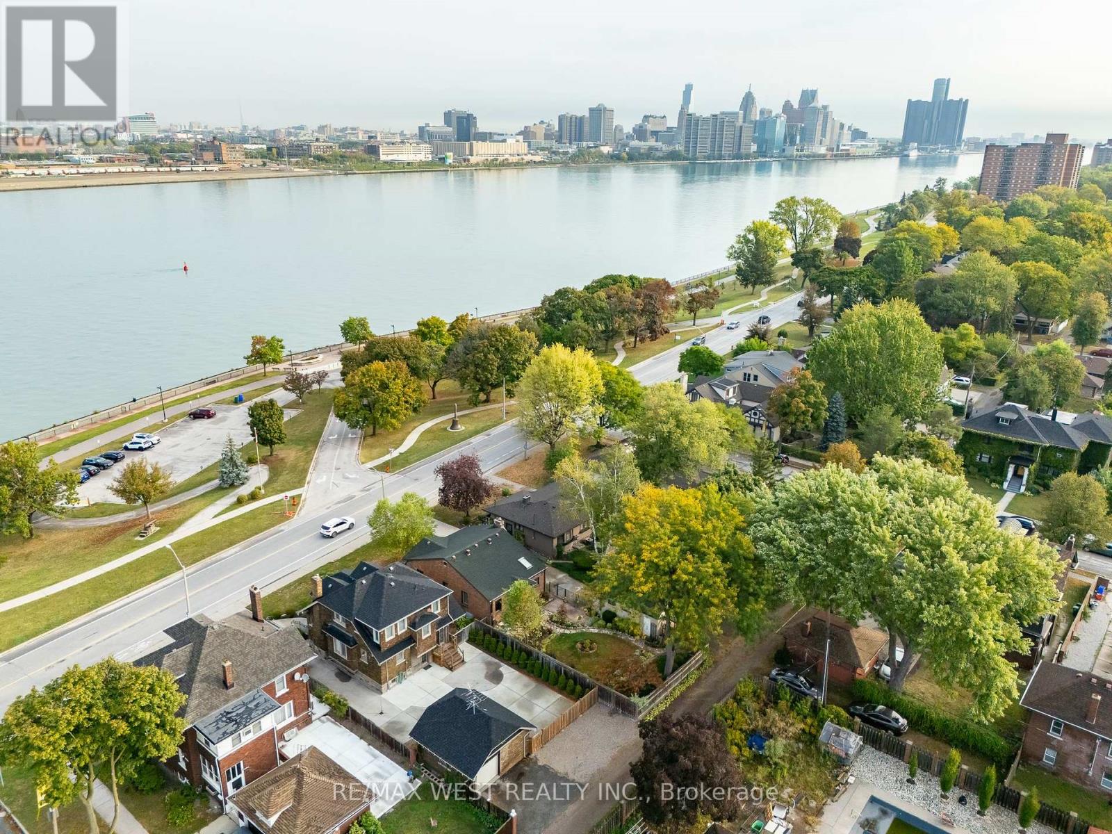 2437 Riverside Drive W, Windsor, Ontario  N9B 1B2 - Photo 8 - X12433211