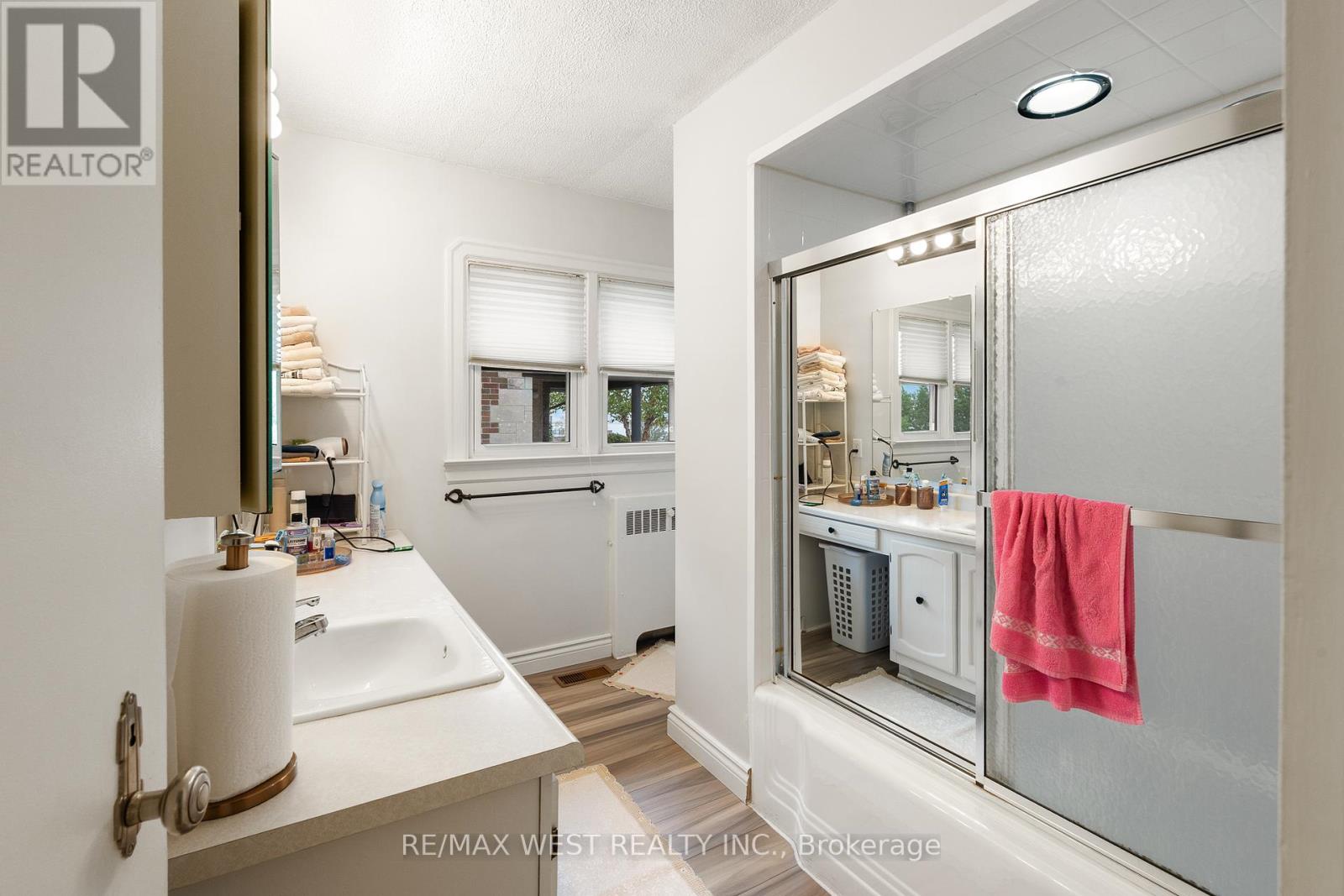 2437 Riverside Drive W, Windsor, Ontario  N9B 1B2 - Photo 41 - X12433211