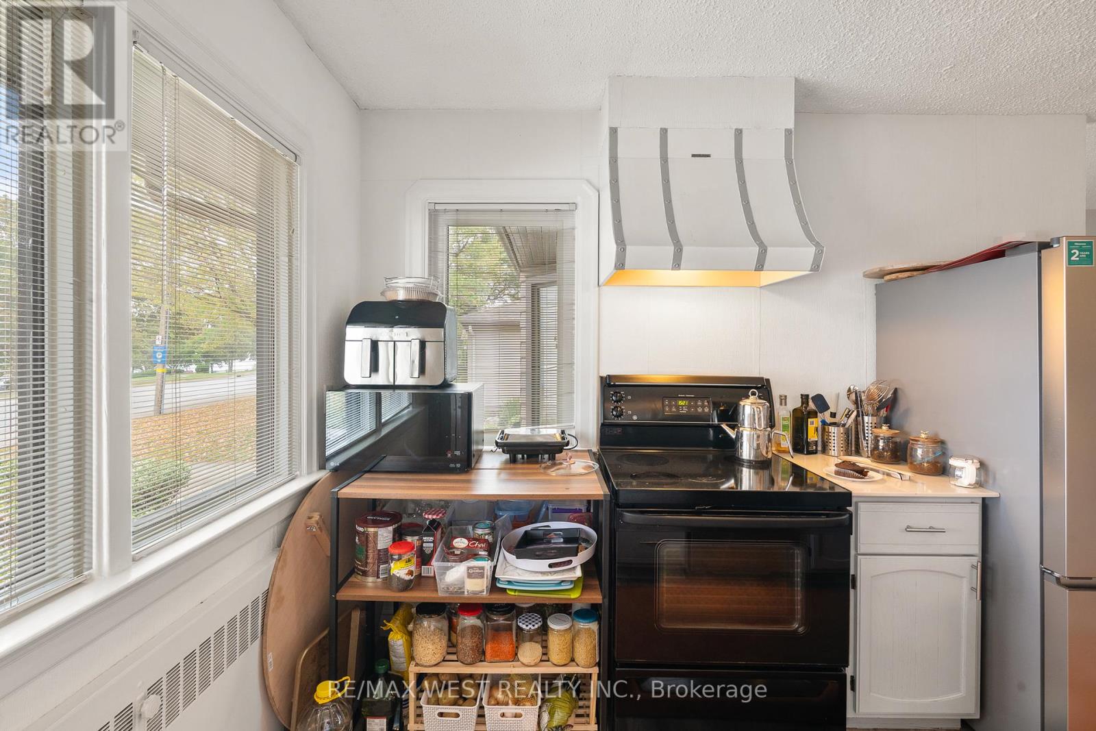 2437 Riverside Drive W, Windsor, Ontario  N9B 1B2 - Photo 47 - X12433211
