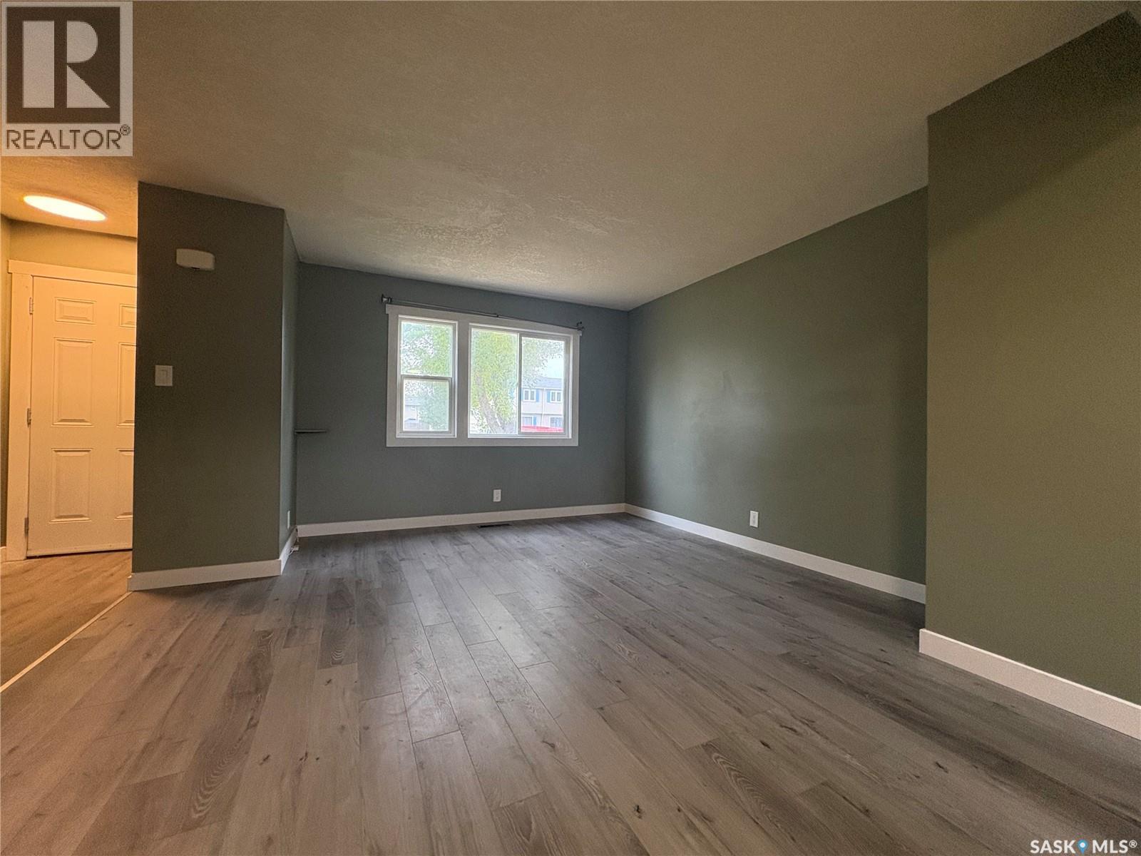 419 Royal Street, Regina, Saskatchewan  S4R 4Y5 - Photo 2 - SK019875