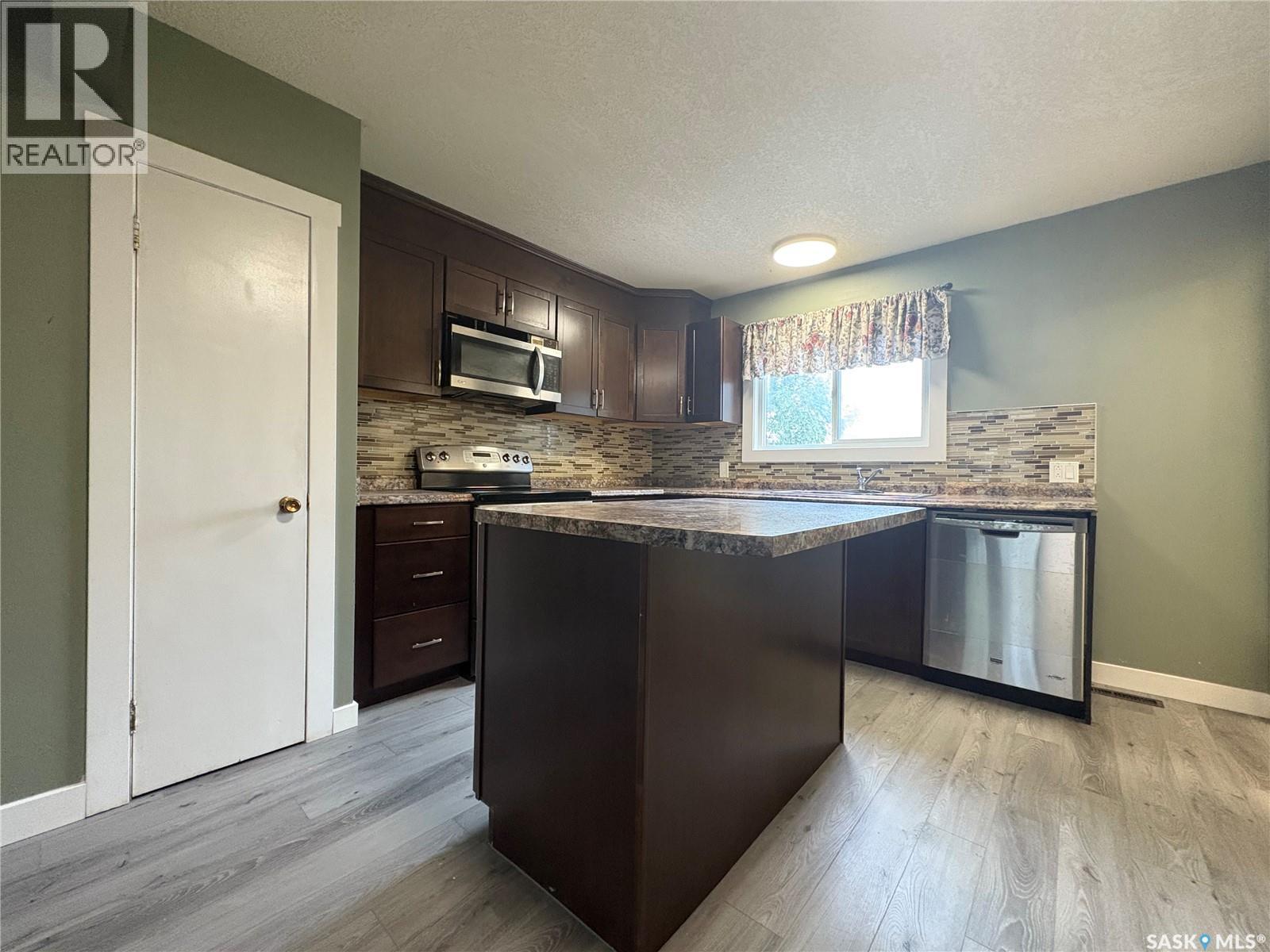 419 Royal Street, Regina, Saskatchewan  S4R 4Y5 - Photo 5 - SK019875