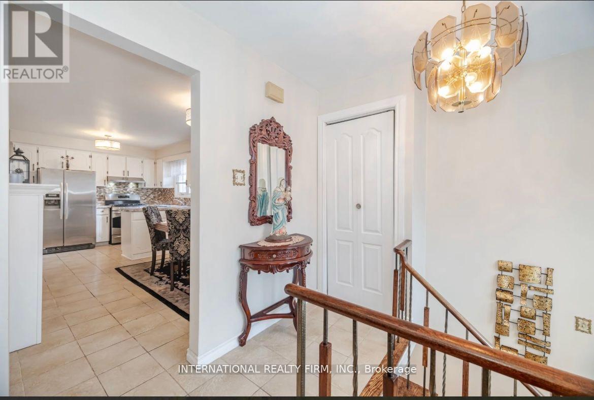 4103 Clevedon Drive, Mississauga, Ontario  L4Z 1J4 - Photo 7 - W12439170