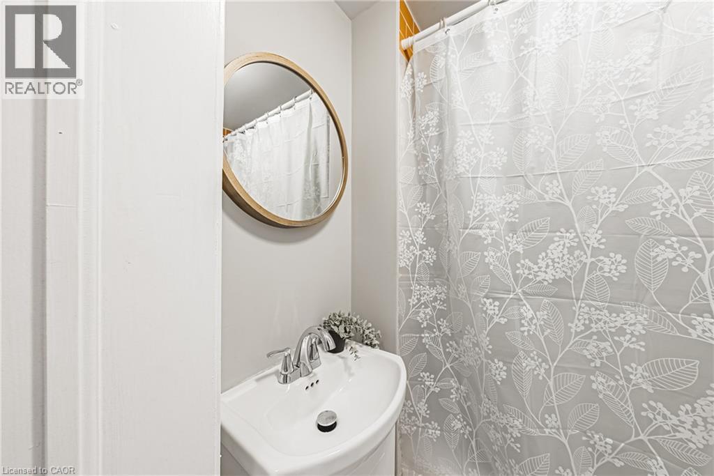 24 Rowanwood Street, Hamilton, Ontario  L8L 7H3 - Photo 11 - 40774948