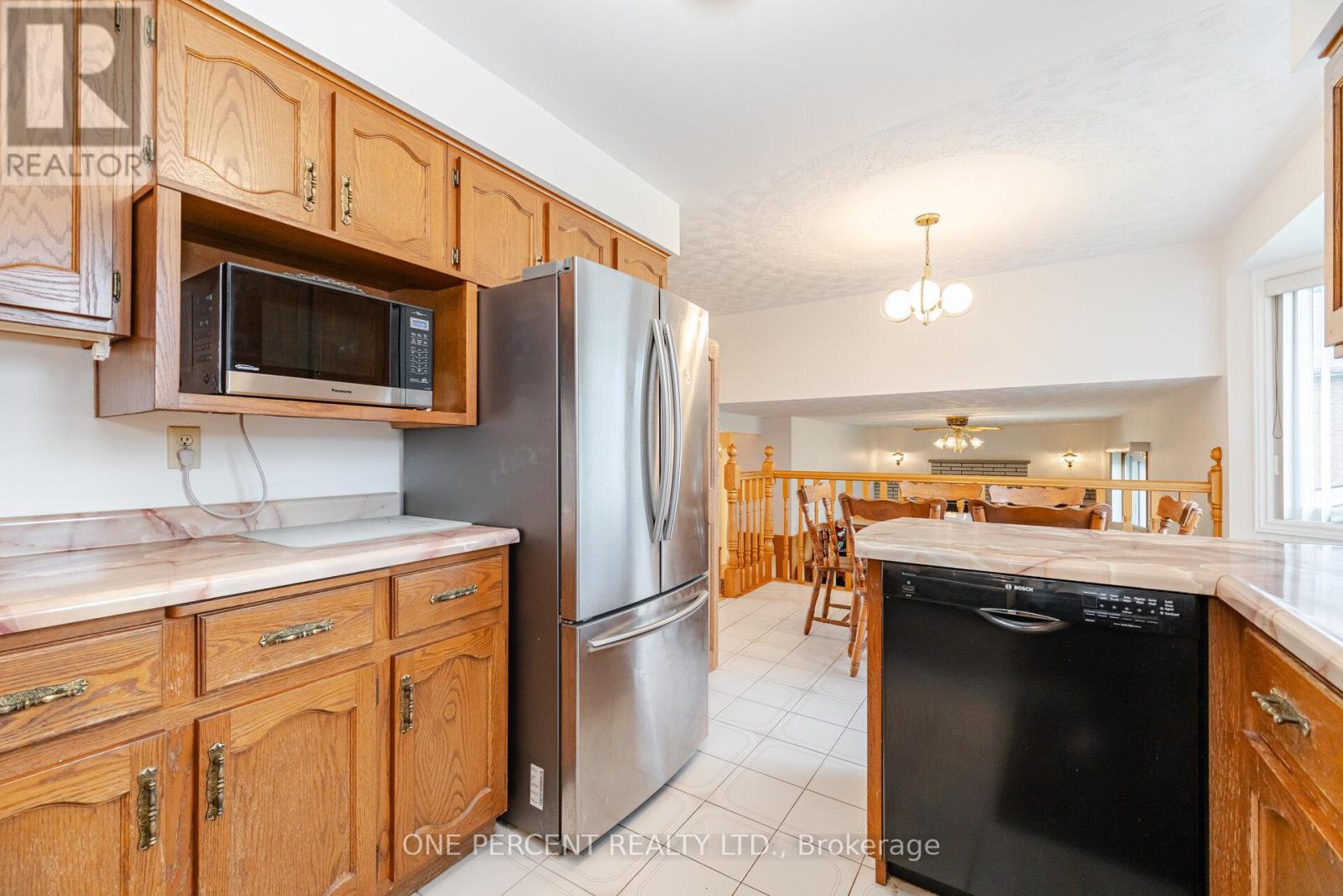 93 Old Chicopee Drive, Kitchener, Ontario  N2A 3R7 - Photo 10 - X12439137